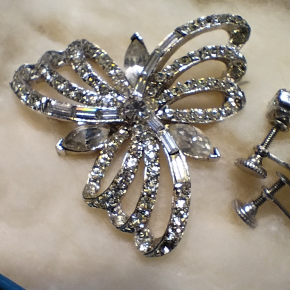 Vintage Silver Pell Brooch With Rhinestones & Jay Flex Silver Screw-On E… - Picture 8 of 8